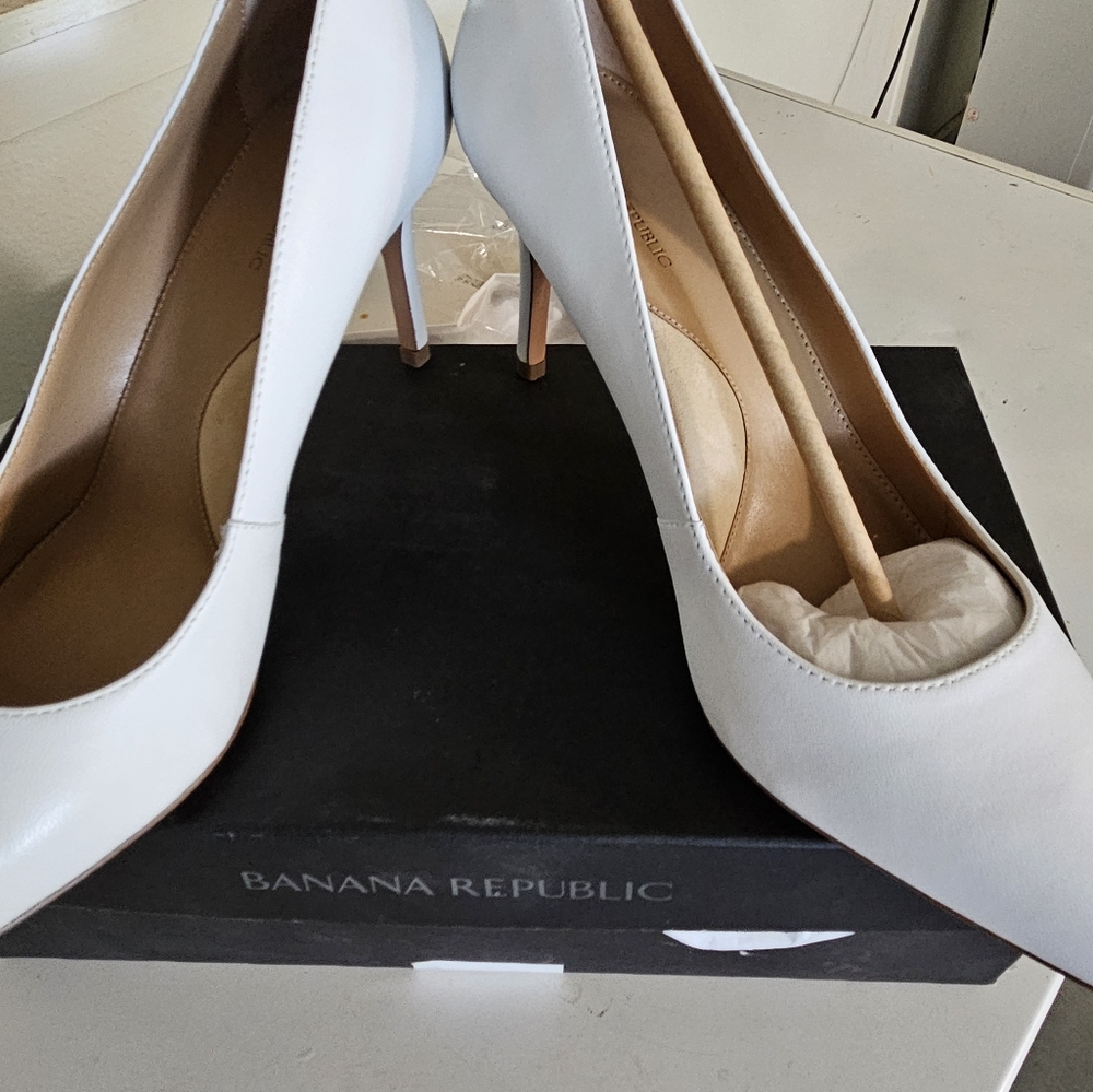 Shoes size 9 1/2 M
